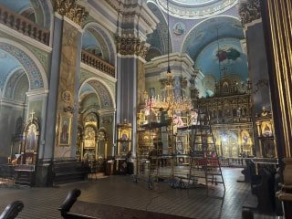 Реставрація історичних люстр та світильників розпочалася у Преображенській церкві