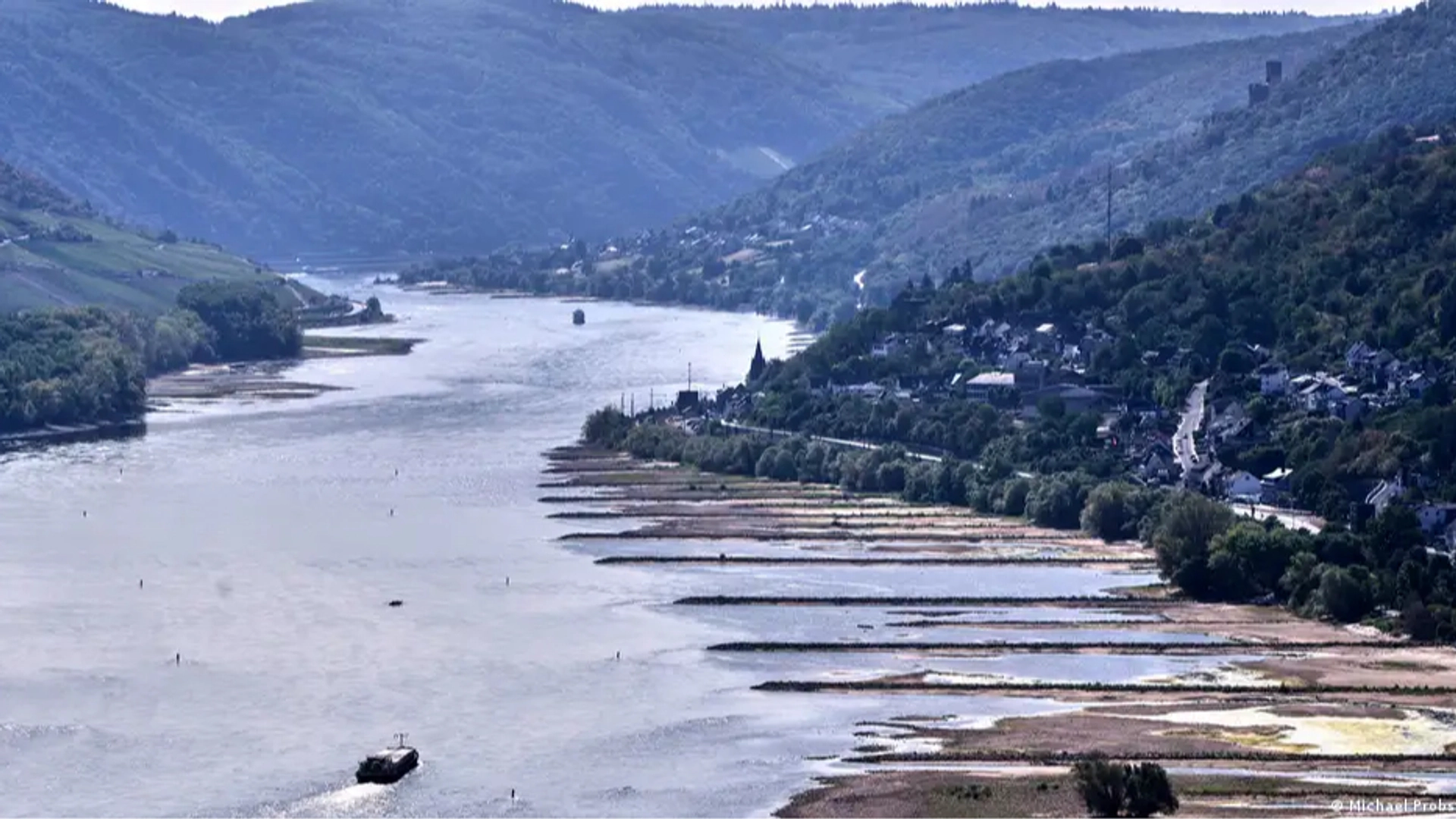 Рівень води у річці Рейн досяг критично низьких значень