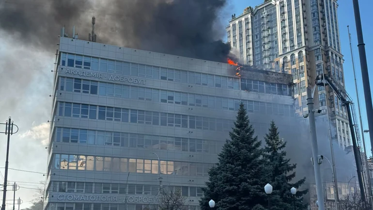Росія повторно завдала удару по медичному центру "Добробут": семеро людей отримали поранення