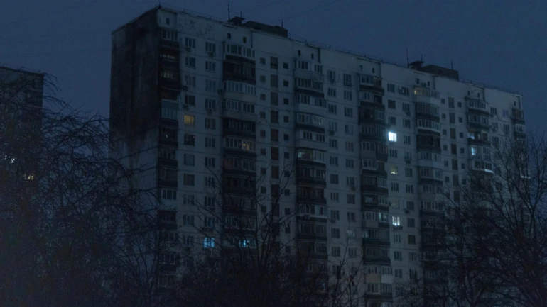 Сім областей залишилися без електропостачання через обстріли