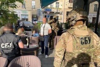 Суд виніс вирок: вимагача, що погрожував розправою через неіснуючий борг, засудили до 9 років позбавлення волі