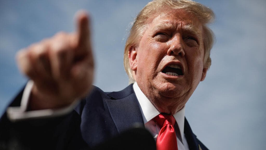 Трамп обмежив доступ журналістів CNN, Politico та MS NOW до Білого дому
