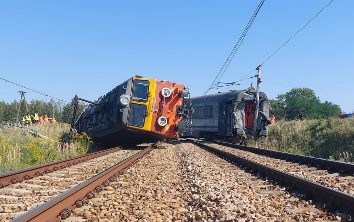 Туск оголосив про заходи у зв'язку з численними аваріями на залізничних переїздах
