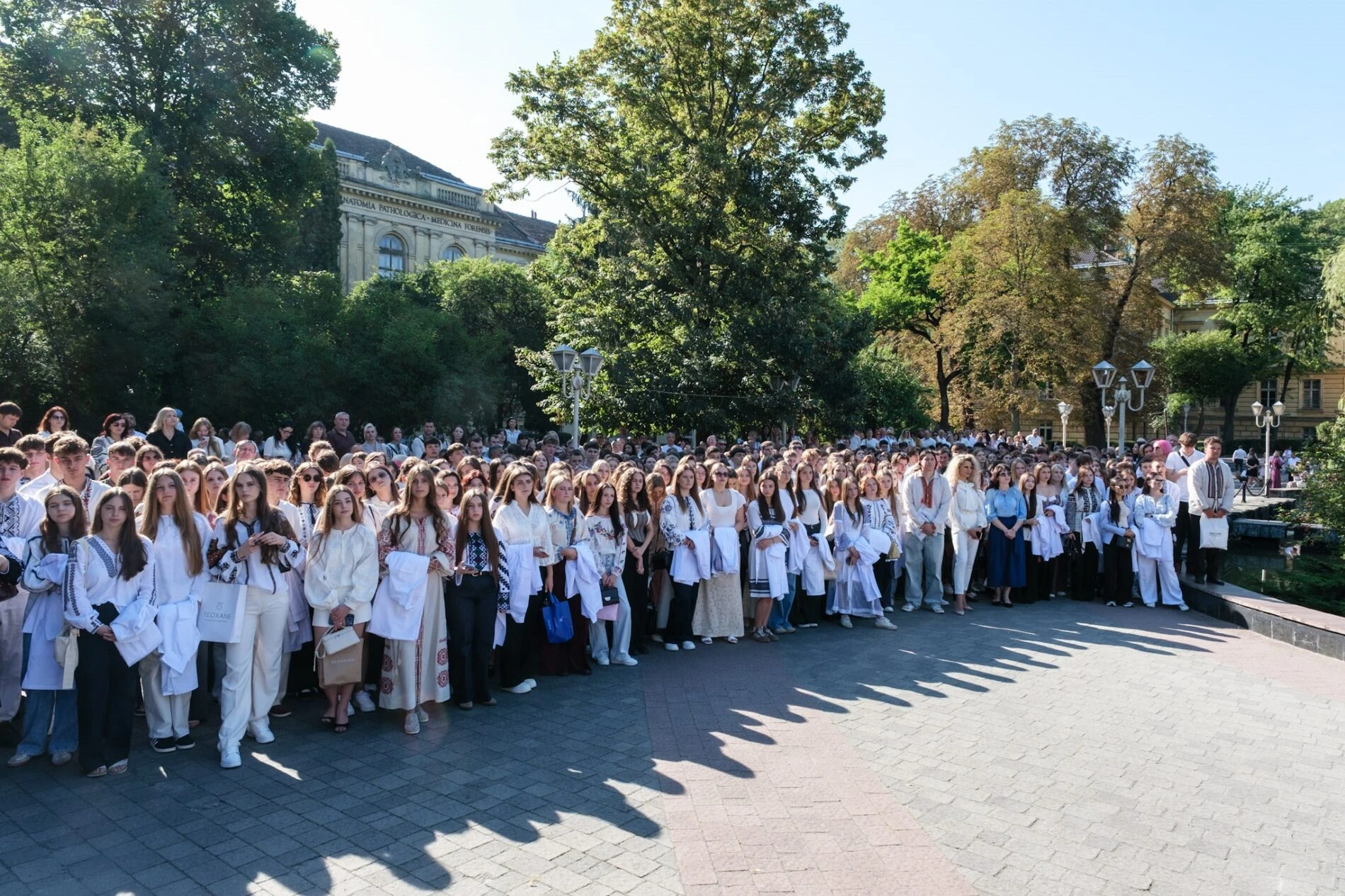 У Львівському медуніверситеті першокурсники склали урочисту обіцянку служити медицини та суспільству