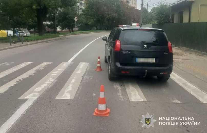 У Львові автівка на пішохідному переході травмувала дитину