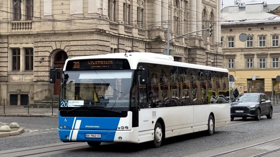 У Львові комунальний перевізник ЛК АТП-1 збільшив кількість автобусів на маршрутах на 11 одиниць