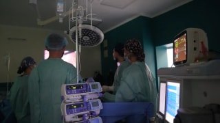 У Львові лікарі Першого медоб'єднання успішно провели першу в Україні лапароскопічну операцію нового типу