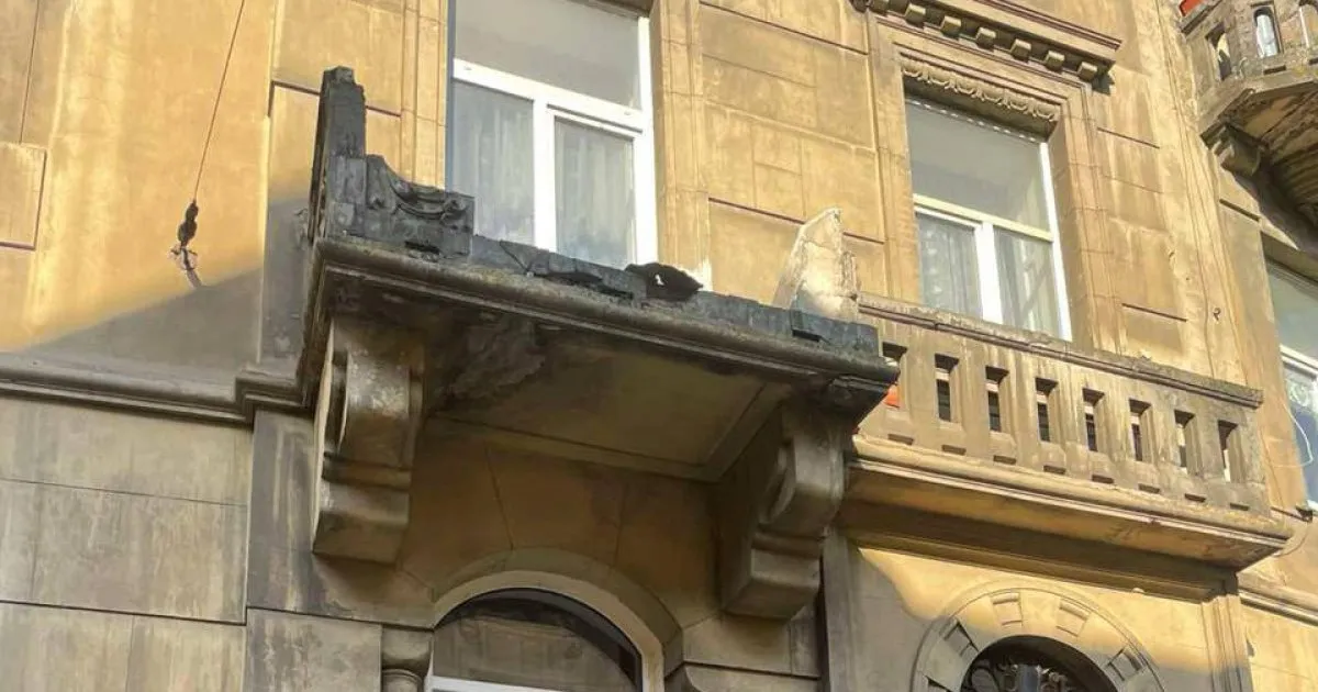 У Львові на вулиці Франка обвалився балкон приватної квартири