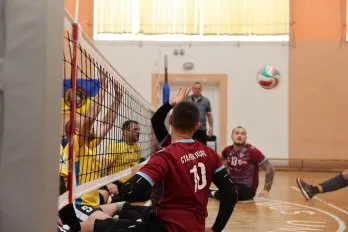 У Львові відбувся перший чемпіонат України з волейболу сидячи серед ветеранів