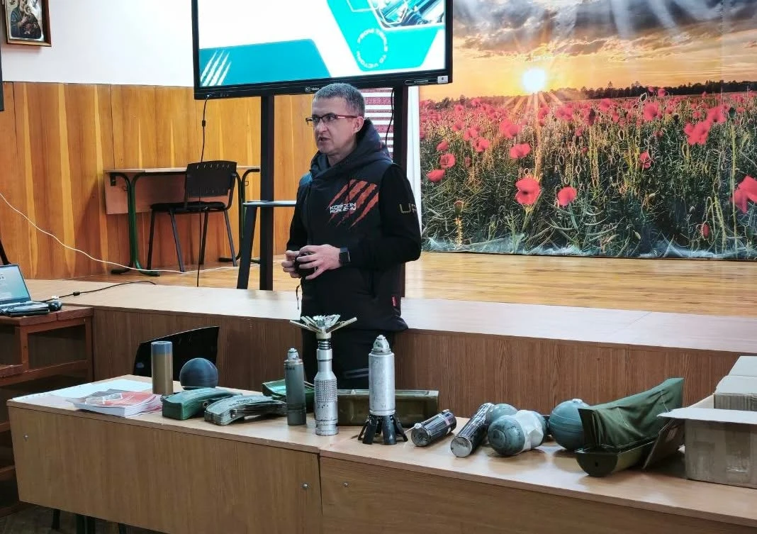 У Львові відбувся тренінг із мінної безпеки для студентів "5 секунд на безпеку"