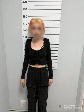 У Львові затримано 21-річну дівчину за підозрою у нанесенні ножових поранень батькам