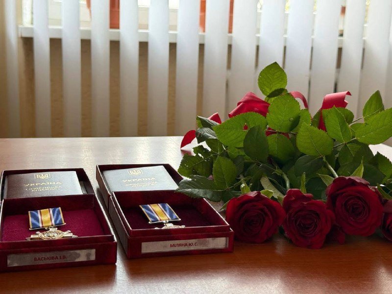 У Самбірській районній військовій адміністрації вшанували родини загиблих Захисників, вручивши державні нагороди