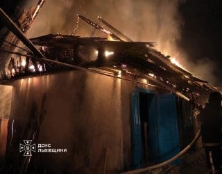 У селі Завадів на Львівщині сталась пожежа: знищено господарську будівлю та три тонни сіна