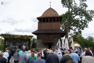 У Станіславчику до 400-річчя села відновили дерев’яну дзвіницю XIX століття
