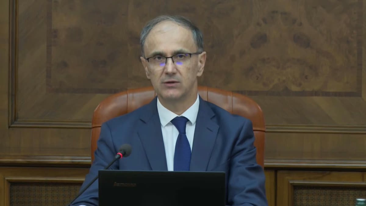 Уряд Сербії ініціював розпуск парламенту та проведення дострокових виборів за пропозицією Вучича