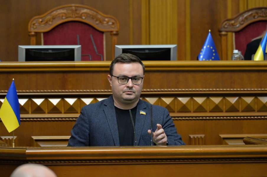 В Естонії розгорівся скандал навколо українського депутата, який погрожував посадовцям для отримання фінансової допомоги