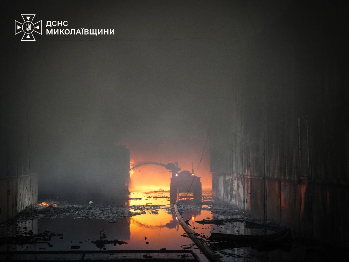 В Миколаєві зафіксовано наслідки масованої атаки російських військ, повідомляє ДСНС