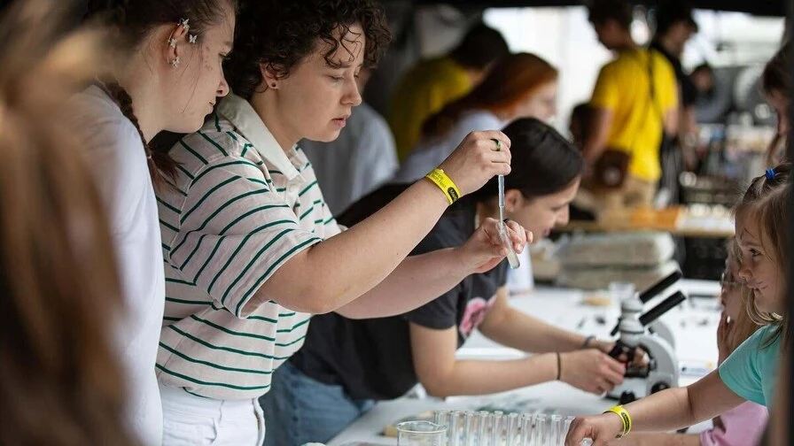 В Україні розпочато прийом заявок на освітній проєкт STEM.Lab Factory для навчальних закладів