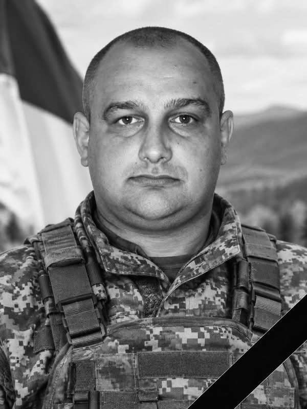 В Україні щодня о 9:00 оголошується хвилина мовчання на честь пам’яті загиблих українців