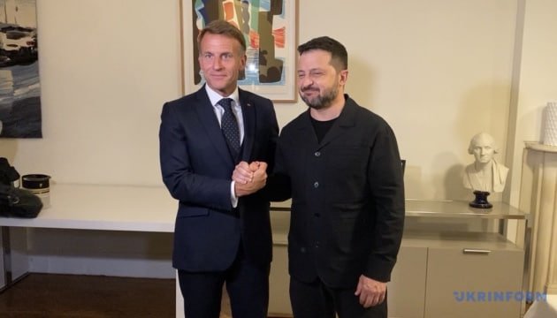 Зеленський і Макрон провели зустріч у Нью-Йорку для обговорення ключових міжнародних питань