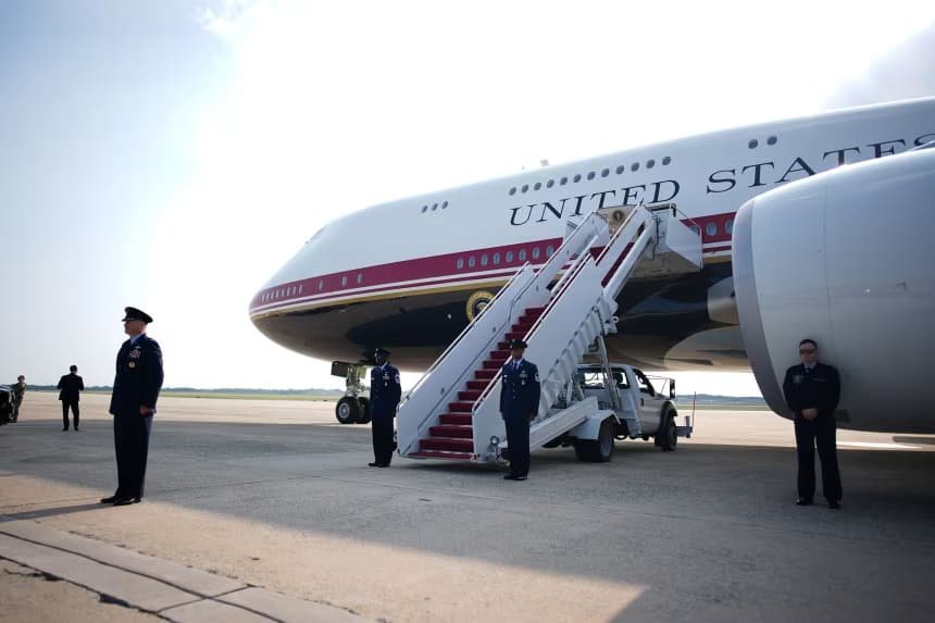 Білий дім обмежив доступ журналістів Politico до літака президента Трампа