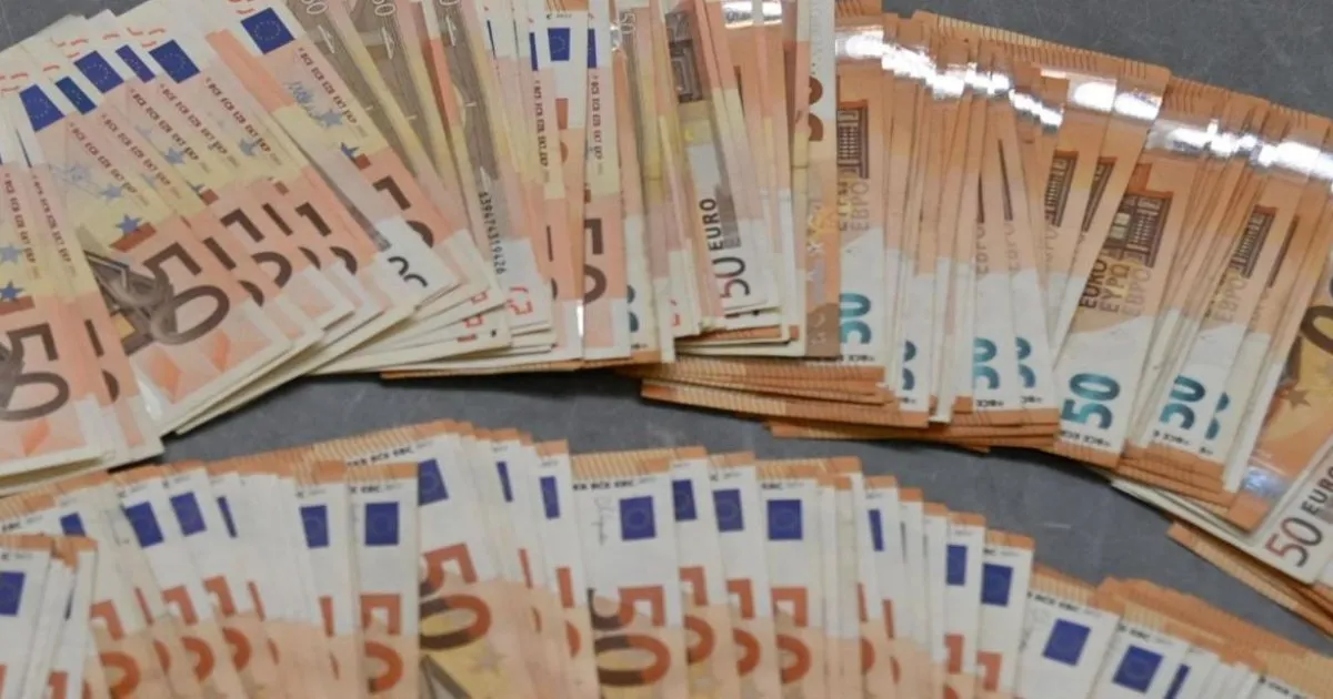 Чотири українки спробували незаконно перевезти через кордон Львівщини майже 7 млн грн у валюті