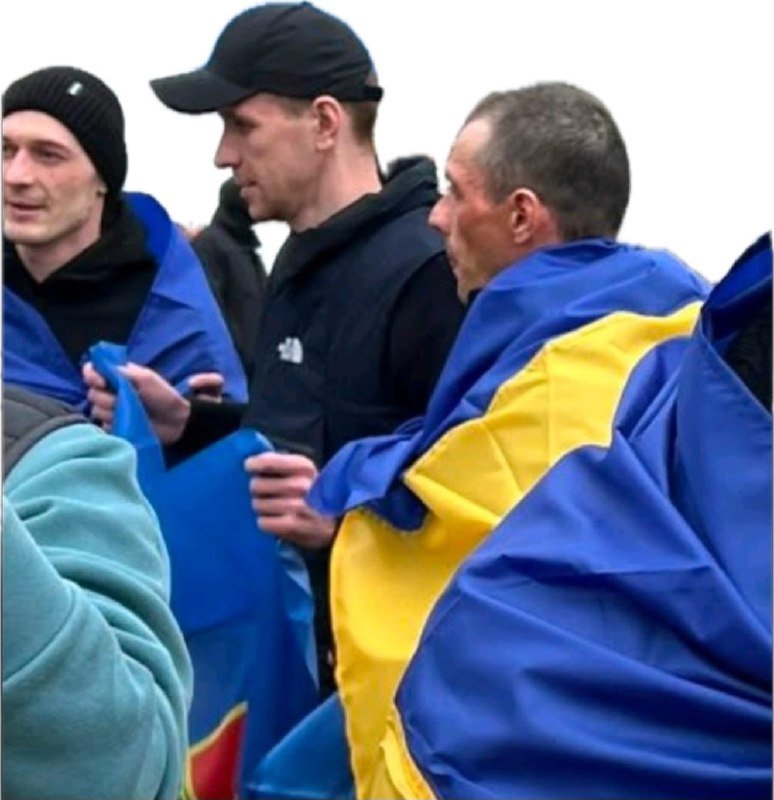 Двоє захисників Стрийщини повернулися додому з ворожого полону
