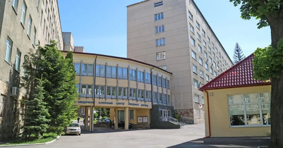 Лікаря військового госпіталю у Львові відсторонили від роботи у зв'язку з підозрою у хабарництві