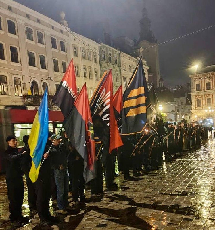 Львів відзначає 84-ту річницю створення Української повстанської армії: марш пам'яті та вшанування героїв