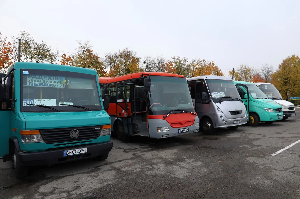 На Львівщині модернізували понад 70 автобусів для зручності маломобільних пасажирів