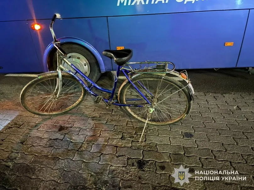 На Львівщині внаслідок ДТП загинув 77-річний велосипедист під колесами автобуса