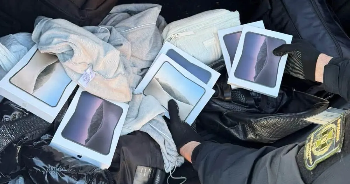 На Львівщині виявлено техніку Apple на 1,2 мільйона гривень на кордоні