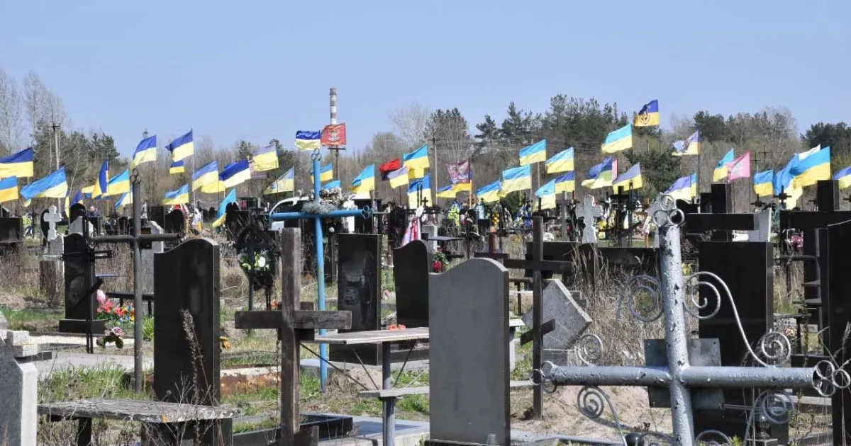 На Львівщині затримали чоловіка, який незаконно переправляв людей за кордон через кладовище на Закарпатті