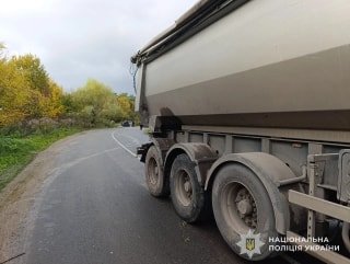 На Самбірщині внаслідок наїзду вантажівки DAF загинув 39-річний чоловік