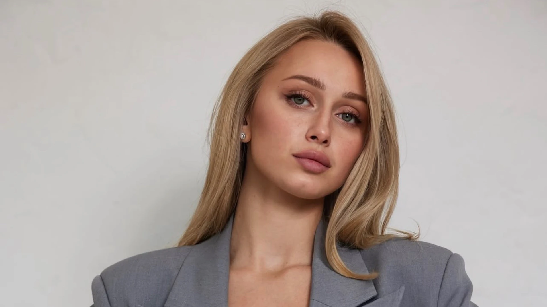 Онопрієнко відзначила 23-річчя відвертою фотосесією: українська гімнастка позувала у сміливому образі