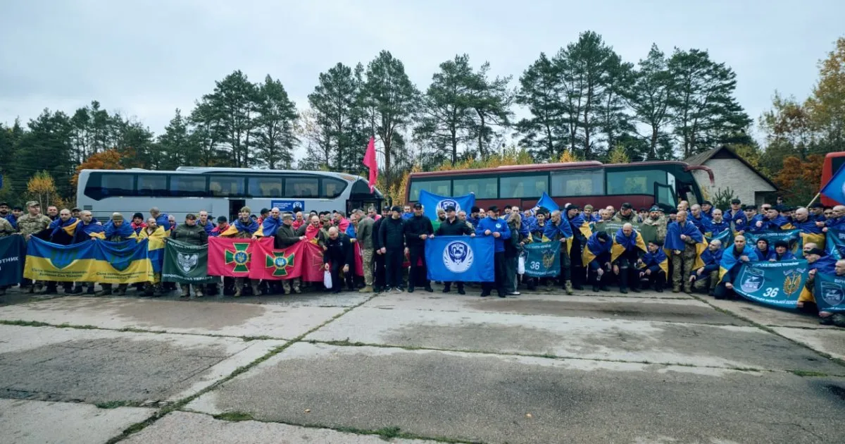 П'ятеро захисників зі Львівщини повернулися додому під час обміну полоненими