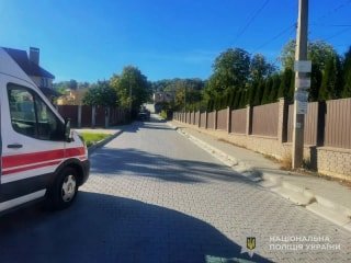 Поліція Львівщини встановила особу водія Chrysler, який скоїв наїзд на пішохода і втік з місця події