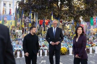 Президент України і канцлер Німеччини вшанували пам'ять загиблих захисників у Києві