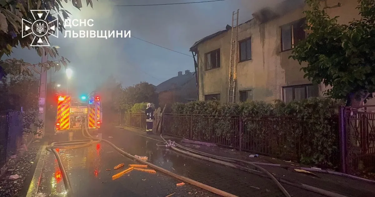 Рятувальники ліквідували наслідки пожеж в Мурованому після ранкового обстрілу Росії