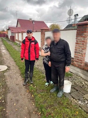 Рятувальники протягом ночі здійснювали пошуки чоловіка, який загубився в лісі на Дрогобиччині