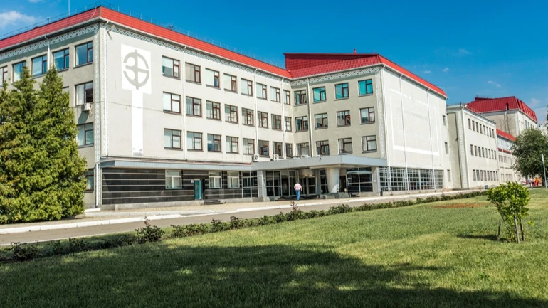 Російські війська завдали удару по Борщагівському заводу ліків у Києві