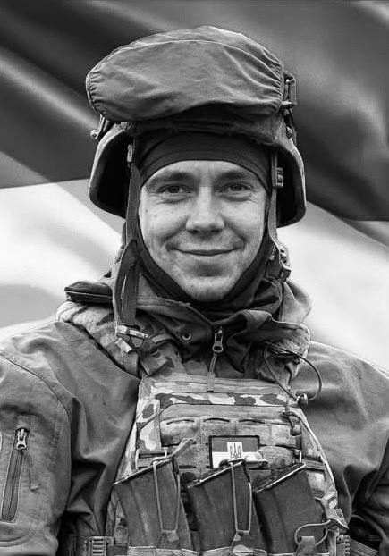 Щоденна загальнонаціональна хвилина мовчання о 9:00 для вшанування пам’яті загиблих українців.
