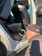 Спеціальний службовий спанієль прикордонників у Львівській області виявив кокаїн у автомобілі