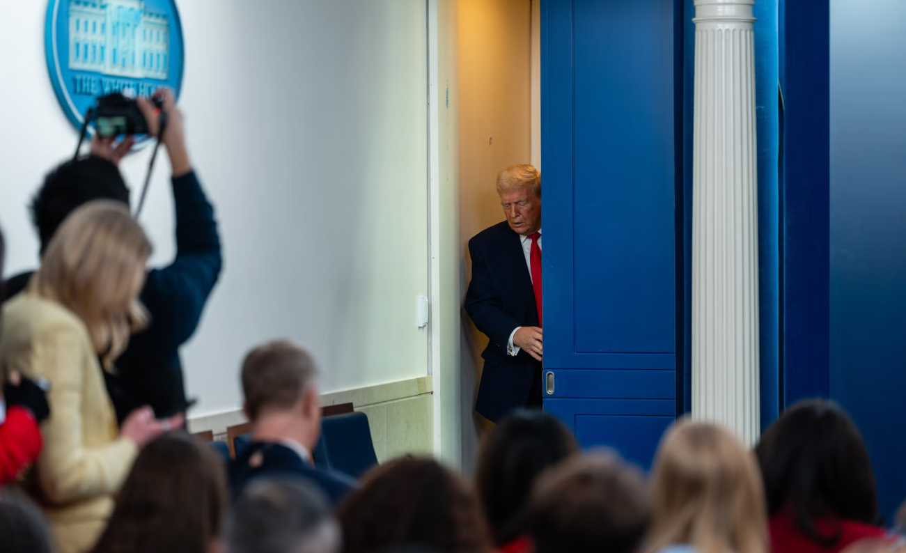 Трамп пропонував ліквідувати пресу в Білому домі для створення басейну замість зали брифінгів, – New York Times