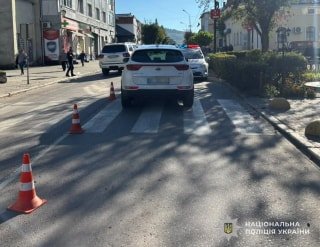 У Бориславі автомобіль наїхав на 42-річну жінку, вона госпіталізована