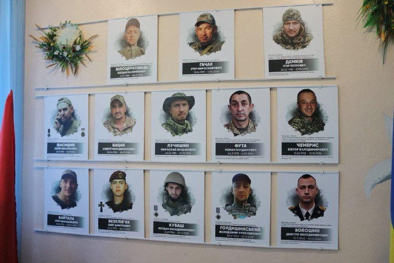 У День Захисників і Захисниць України громади Стрийщини вшанували пам'ять загиблих героїв за свободу вітчизни.