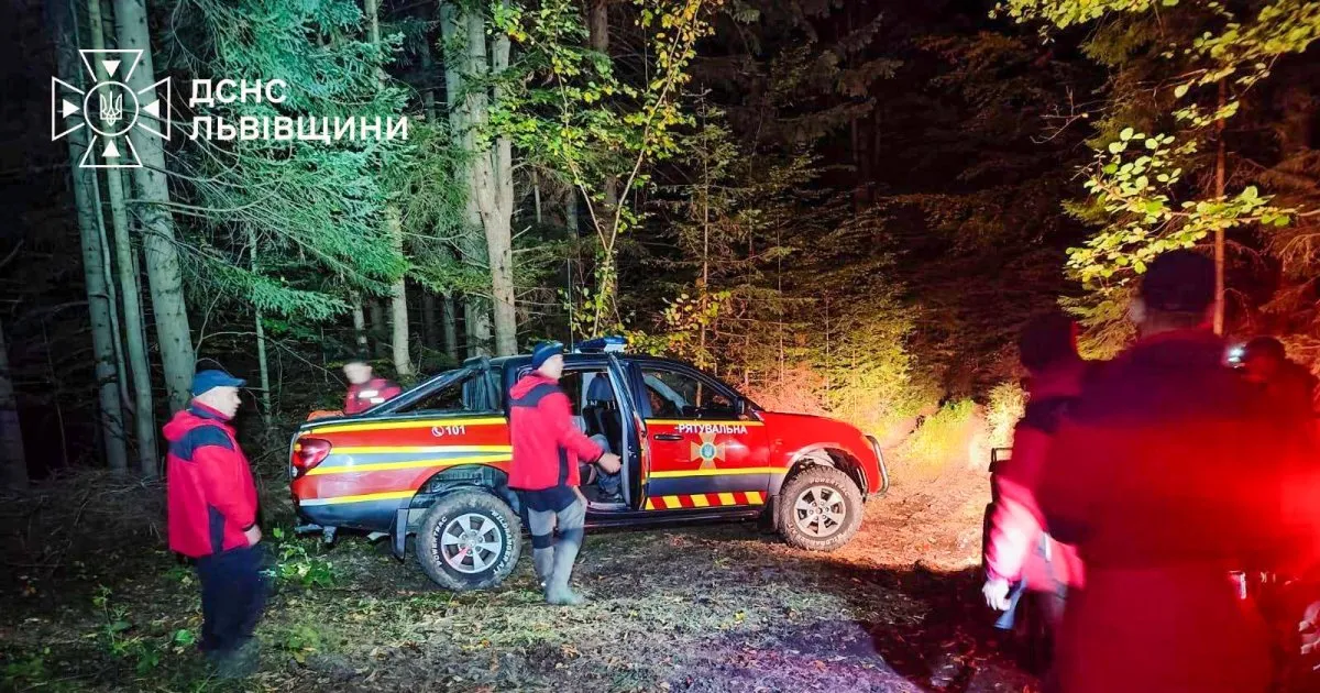 У горах Парашка рятувальники вночі знайшли 83-річного чоловіка, який заблукав