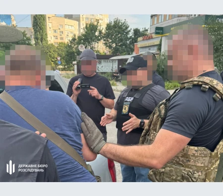 У Херсоні затримано двох військовослужбовців за спробу шахрайства на $7 тисяч через фальшиве списання та оформлення інвалідності
