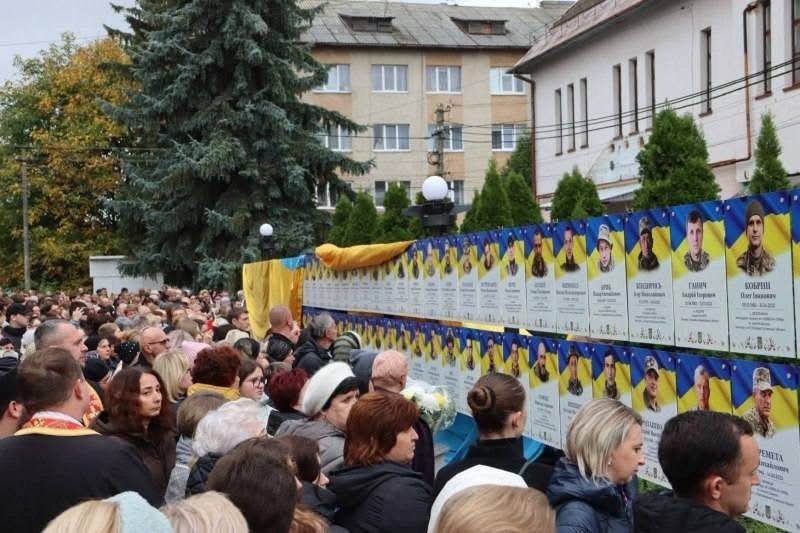 У Ходорові відкрили Алею Слави на честь зниклих безвісти та загиблих захисників України