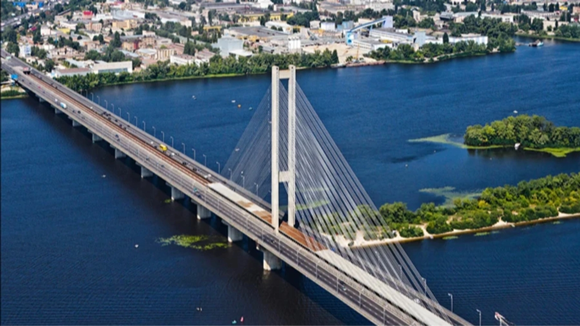 У Києві обмежено рух транспорту на Південному мосту
